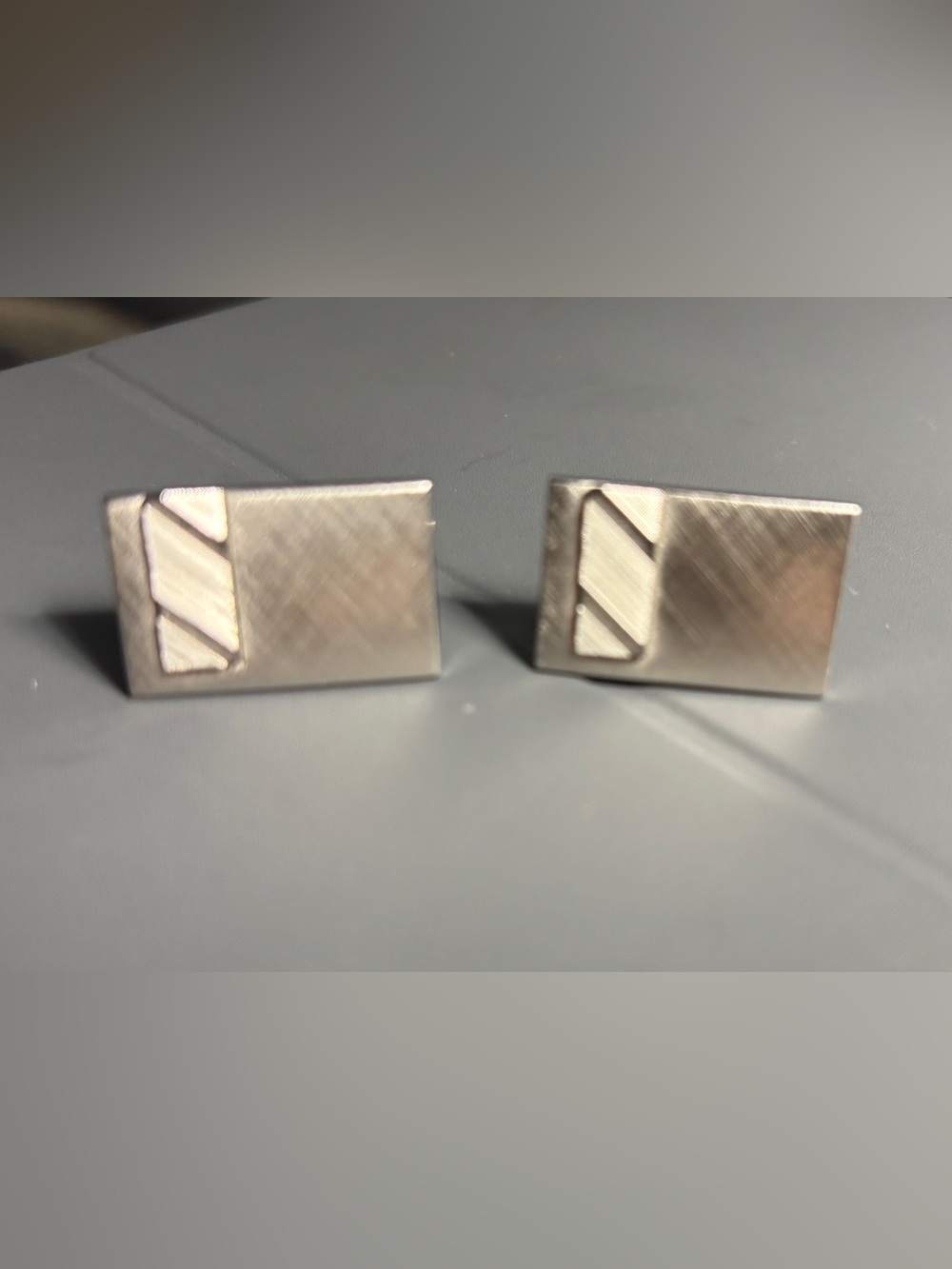 Men’s Silver Rectangular Men’s Cufflinks with Diagonal Accent